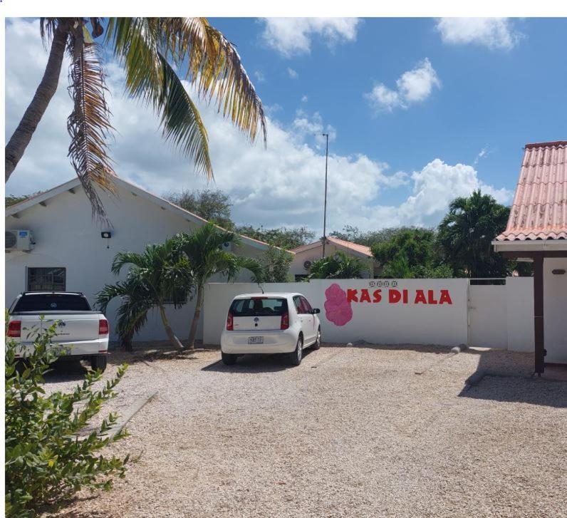 Kas Di Ala Apartments Willemstad Exterior photo